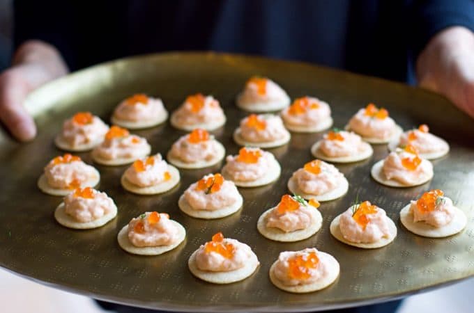 Recette de crackers au saumon fumé et oeufs de saumon au Thermomix.