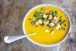 Velouté de courge butternut aux dés de halloumis thermomix