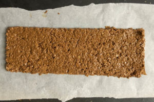 réalisation du croustillant chocolat feuillantine pour buche au chocolat thermomix