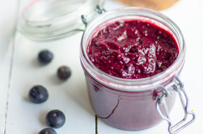 Confiture de fruits rouges aux graines de chia au Thermomix