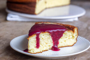 Gâteau léger au fromage blanc au Thermomix et son coulis de fruits rouges au Thermomix