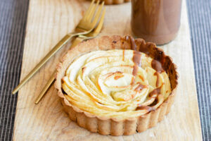 Tarte aux pommes et caramel de dattes salé au Thermomix