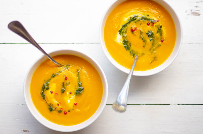 Velouté de carottes et son pesto de fanes au Thermomix