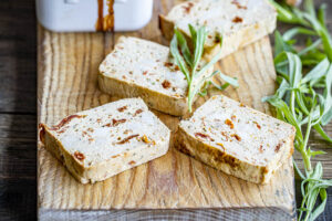 Terrine de poulet au Thermomix, tomates séchées et estragon