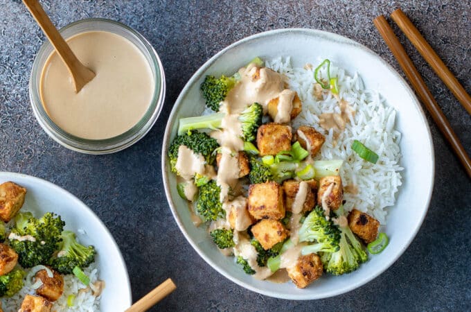 Bowls de tofu pané à la cacahuète et brocolis au Thermomix