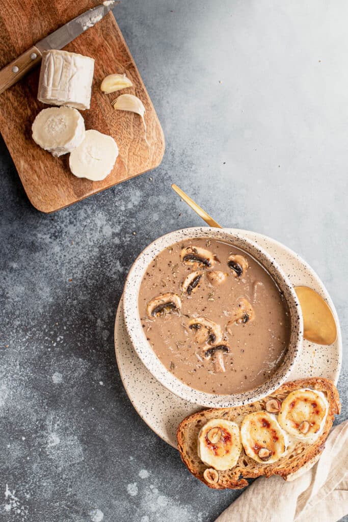 Velouté de champignons au thermomix et toast chèvre miel portrait