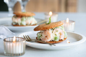 Sablés au parmesan et salade de céleri, kiwi et crevettes au Thermomix