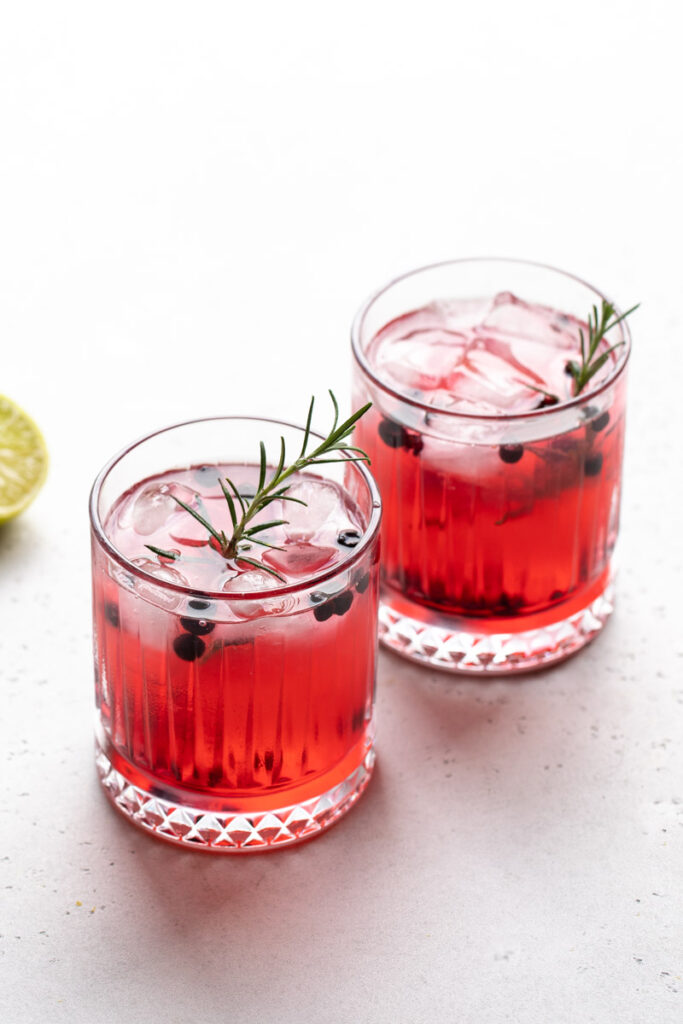 Cocktail gin, myrtille et romarin au Thermomix