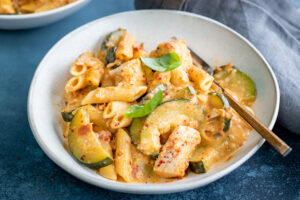 One pot pasta crémeuses aux tomates séchées, courgettes et poulet au Thermomix