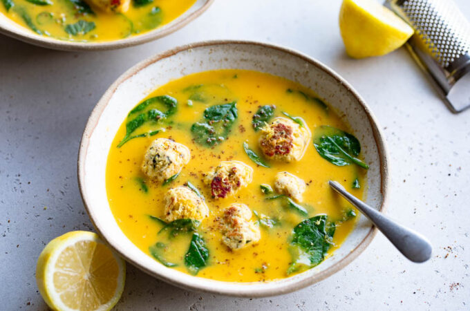 Soupe au citron, épinards et boulettes de poulet feta au Thermomix