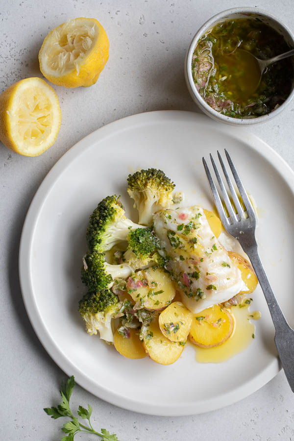Plat complet de poisson, brocolis pommes de terre et sauce herbes citron avec Thermomix